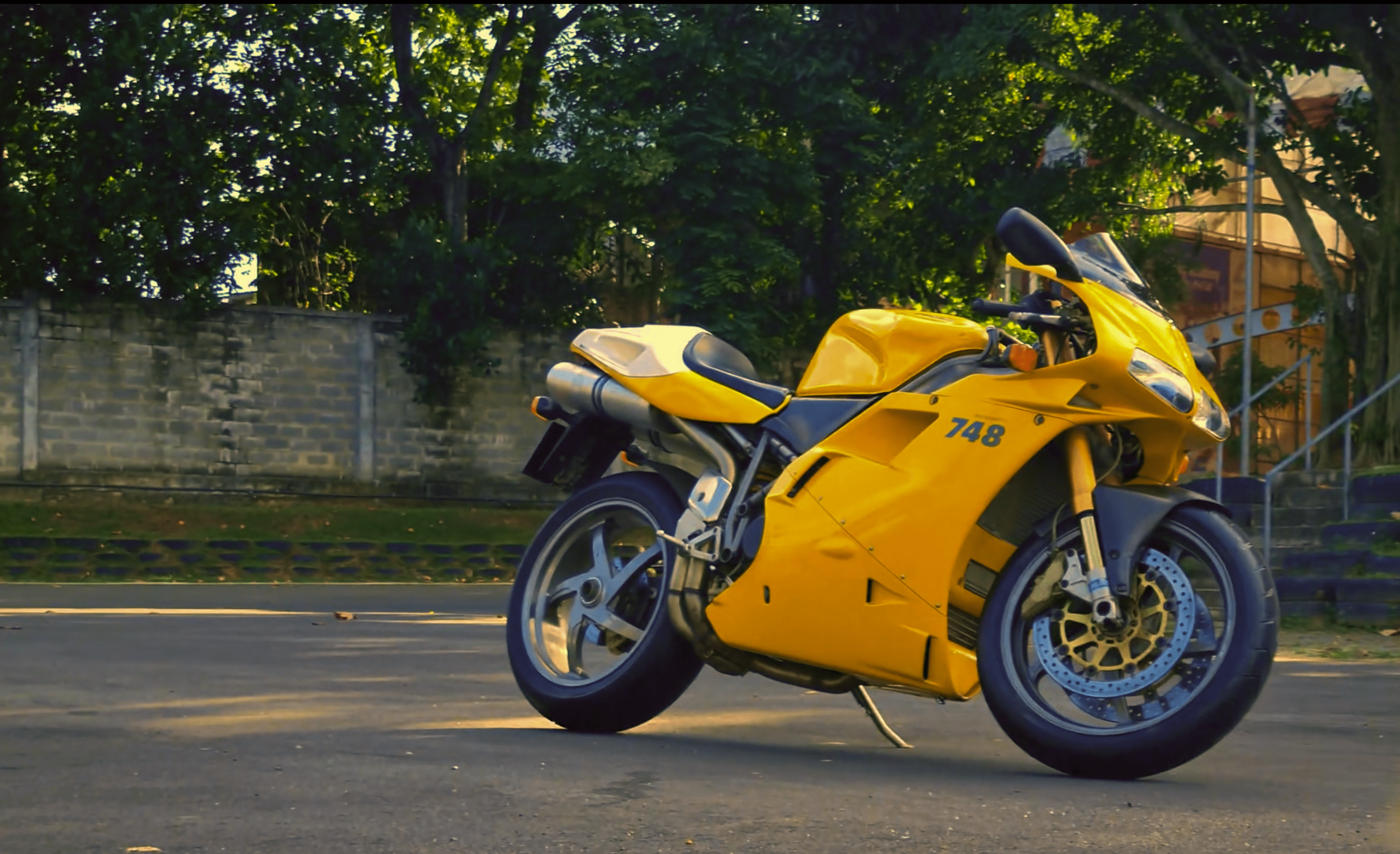 Yellow Color Ducati 748R for sale with Worldwide Shipping